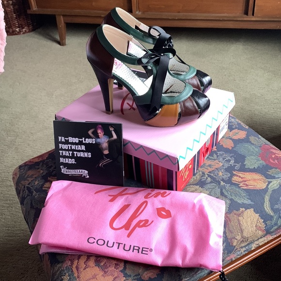 🎀👠Multi Colour Pin Up Pumps with Bow Detail 🎀👠 - Picture 8 of 11